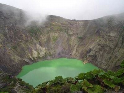 Le cratère du volcan Irazú de la province de Cartago, Costa Rica